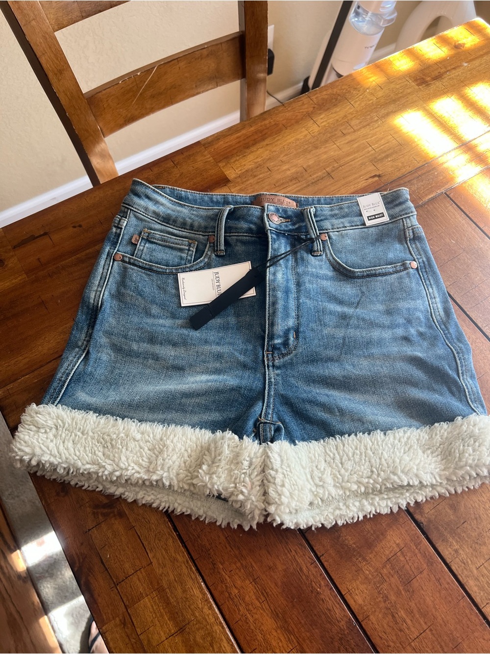 Judy Blue Denim Sherpa Cuff High Waist 5 Pocket Shorts Size Medium NWT